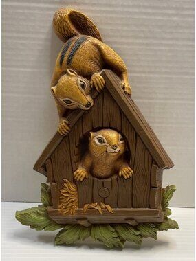 Homco Syroco Wall Squirrels Birdhouse 1977 Wall Decor MCM Vintage USA - EUC